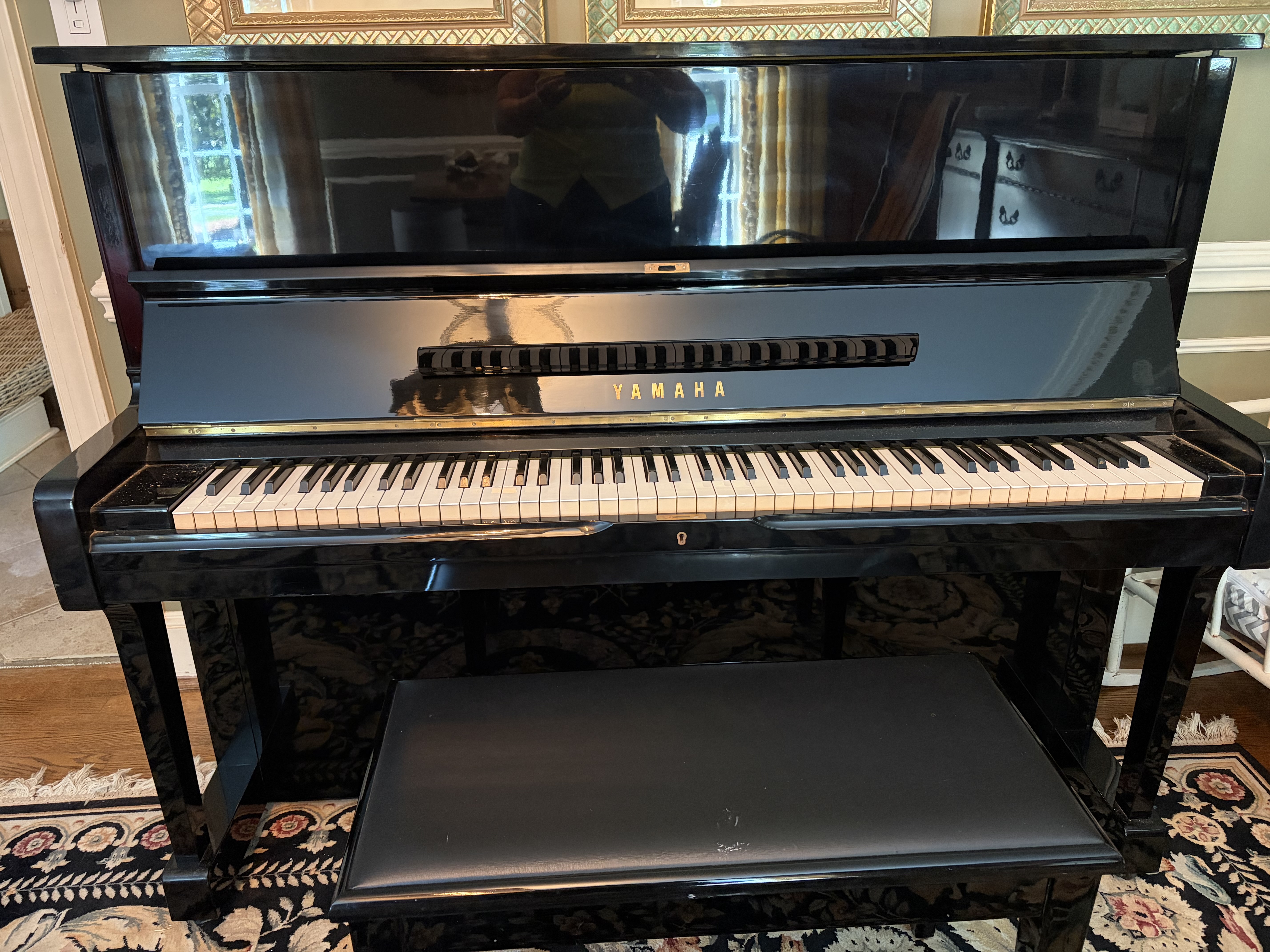 Beautiful High Gloss Yamaha U1 upright piano