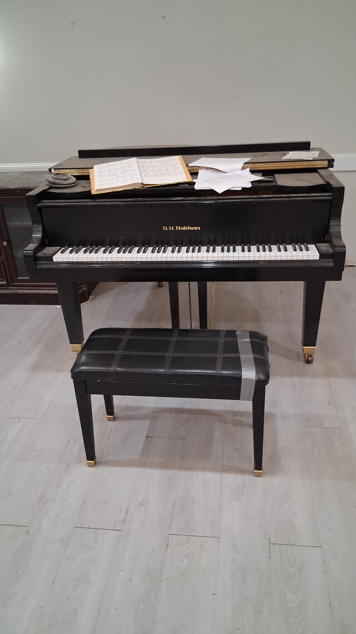 Beautiful Baldwin grand piano C152