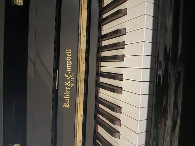 UPRIGHT PIANO KOEHLER & CAMPBELL MILLENIUM EDITION