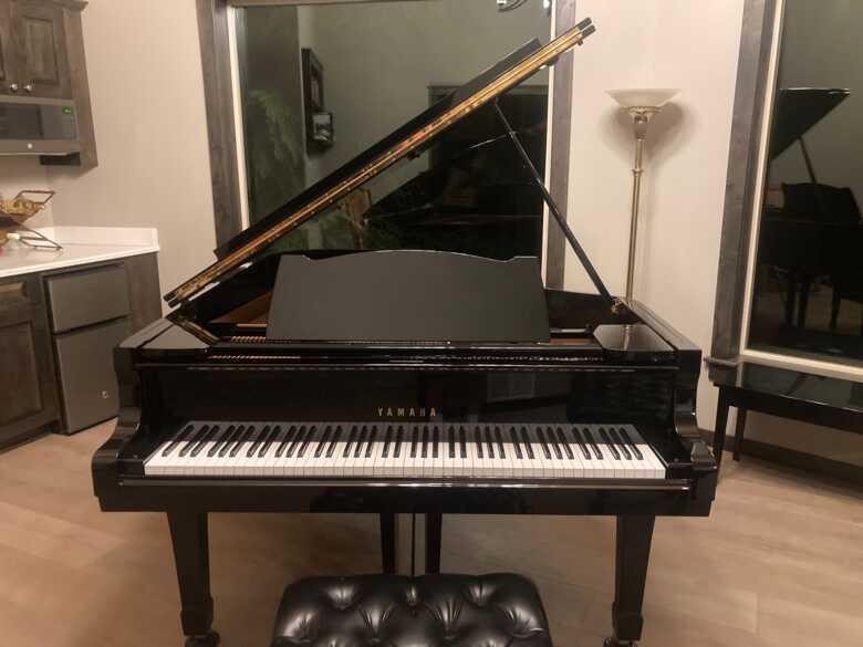 Yamaha G5 Conservatory Grand