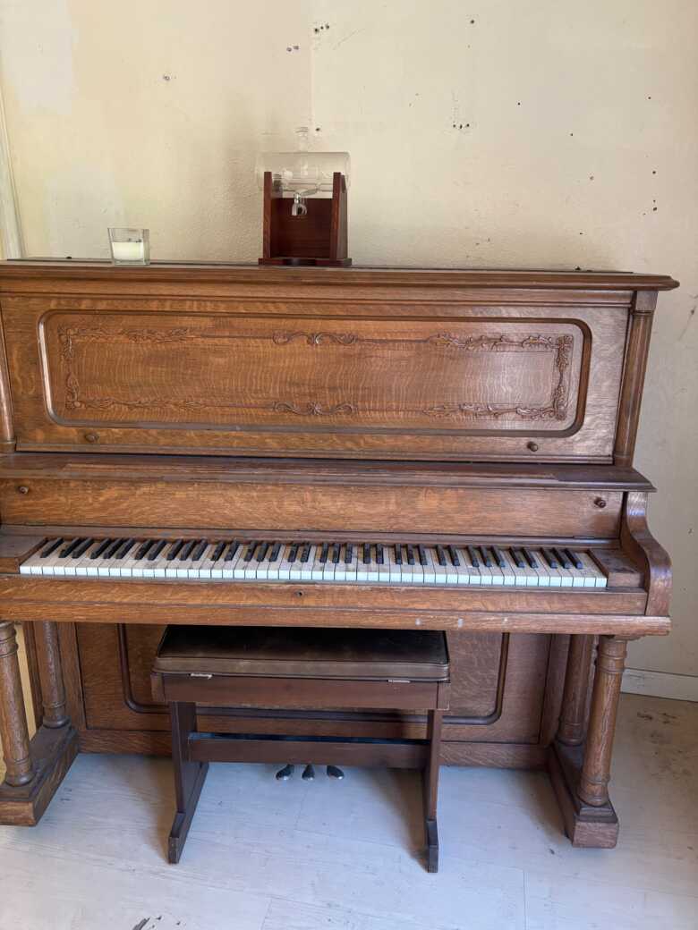 Vintage Piano