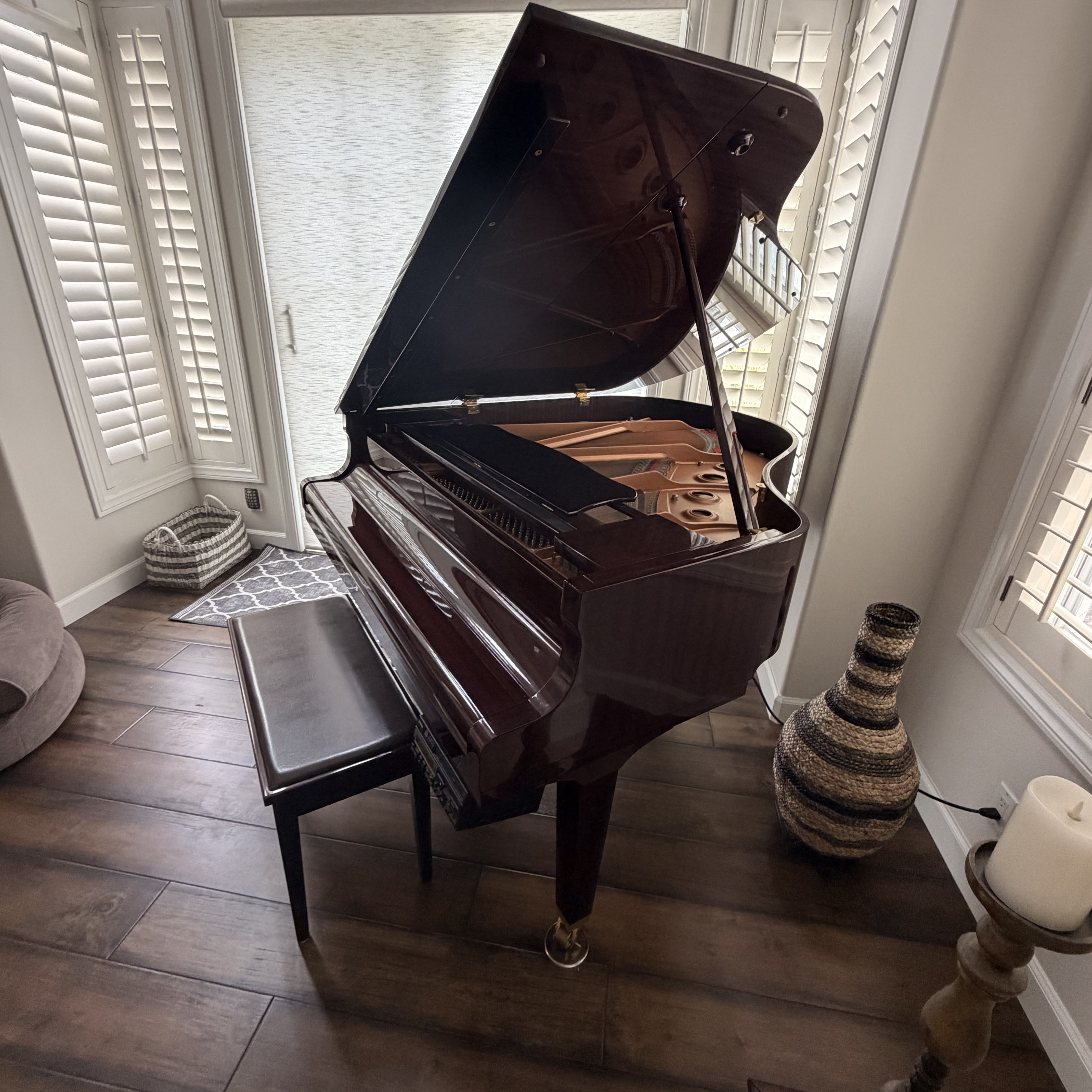 2006 Yamaha GC1 Disklavier Baby Grand – Beautiful Condition