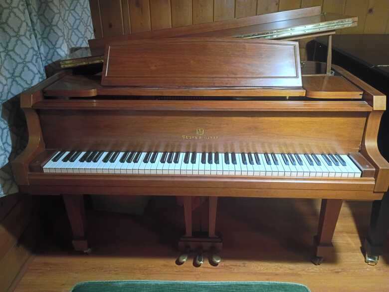 Well maintained 1970s Baby Grand