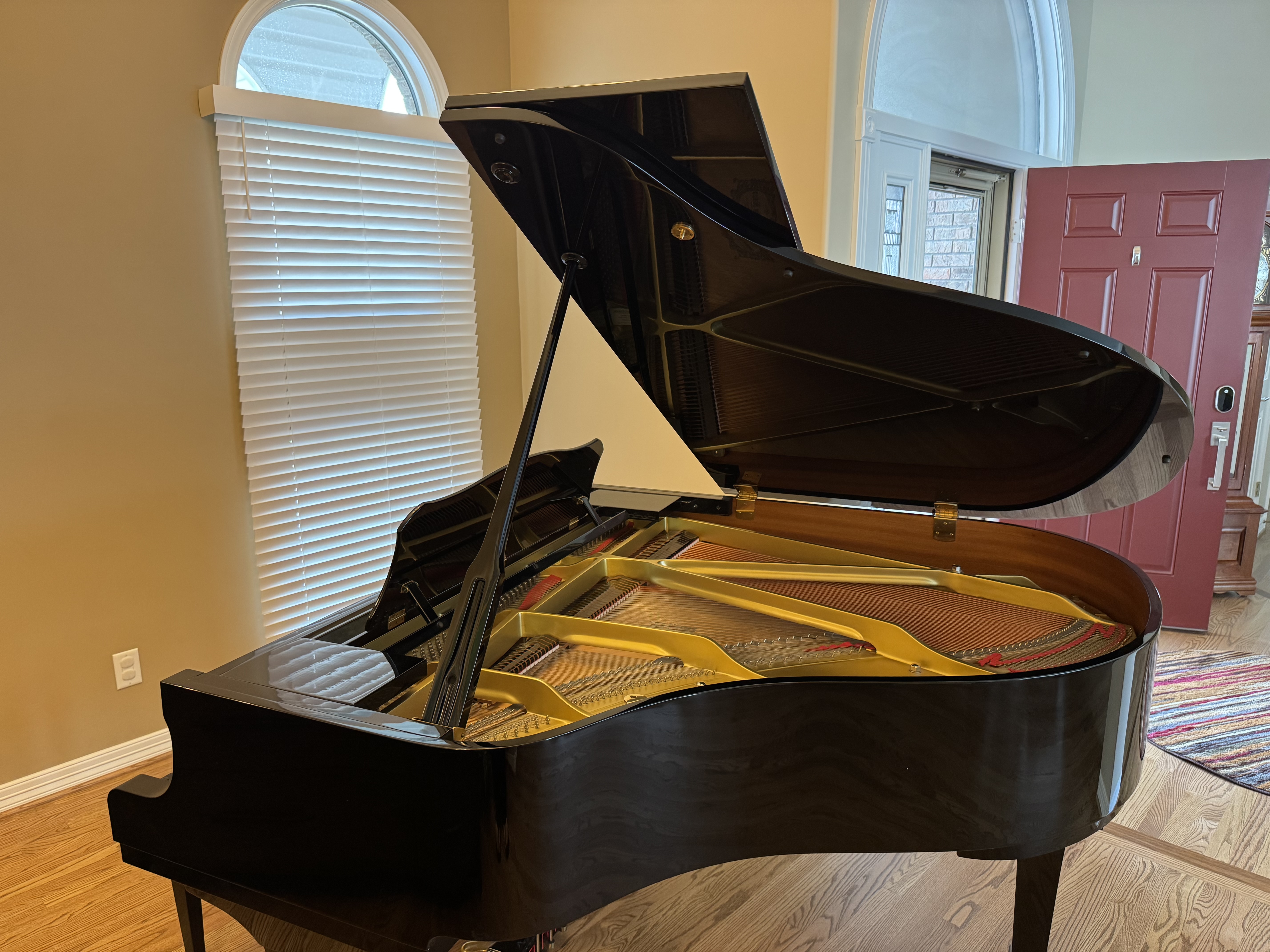 Exceptional Sound & Condition Yamaha Ebony Grand