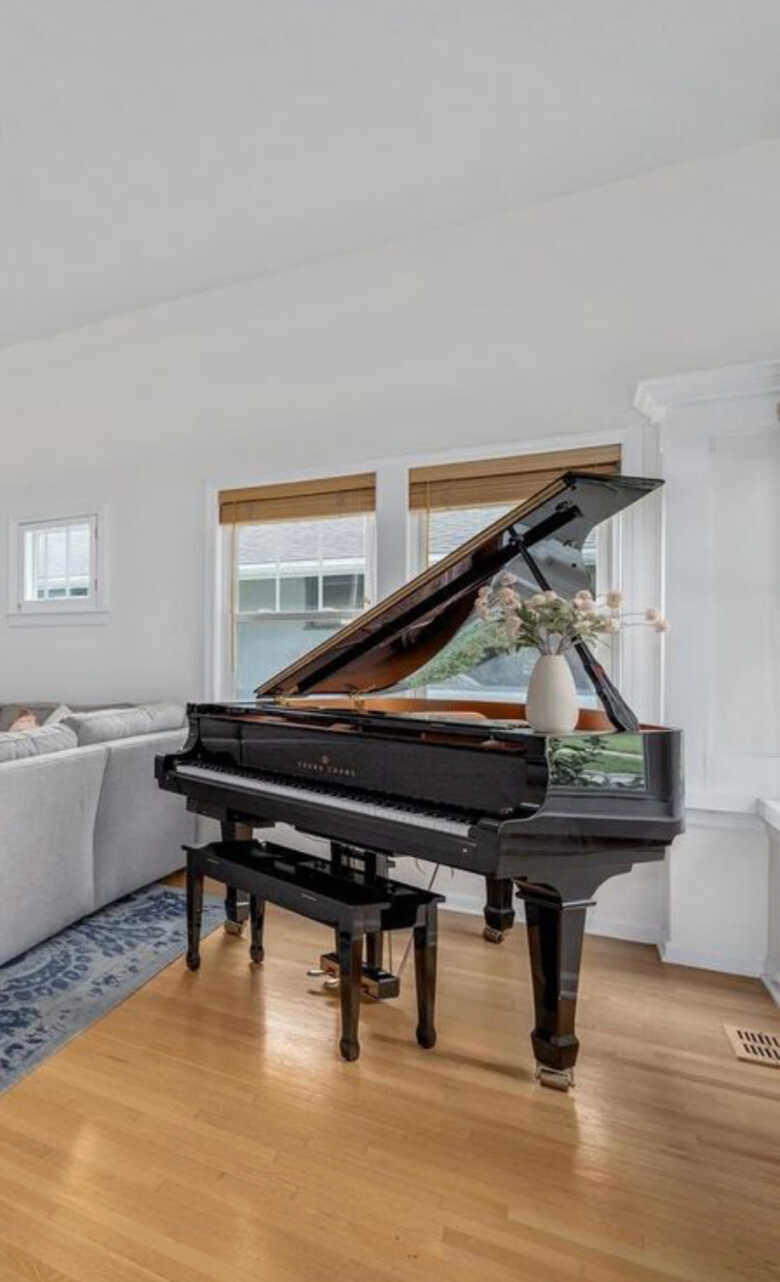 Young Chang baby grand piano with QRS player piano system