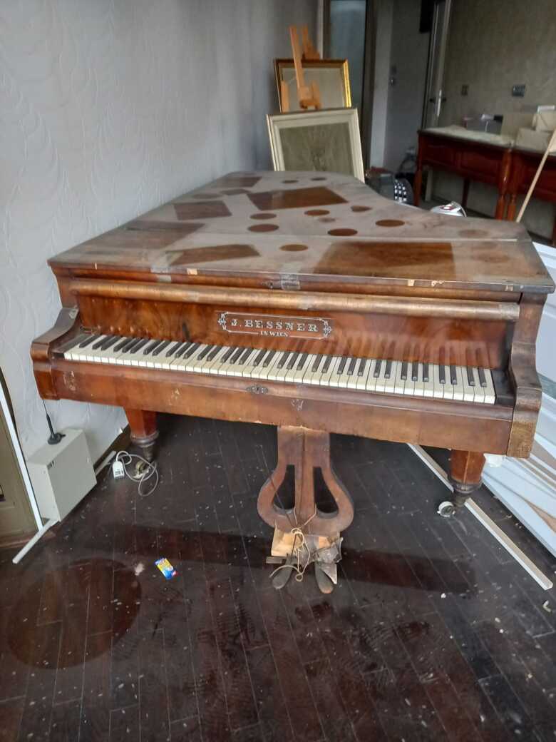 Old piano for sale