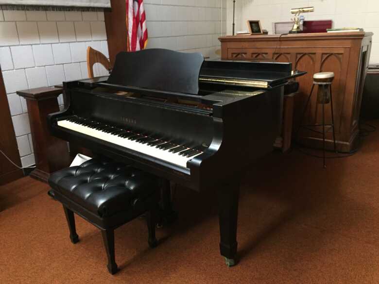 Beautiful Yamaha Grand in Excellent Condition