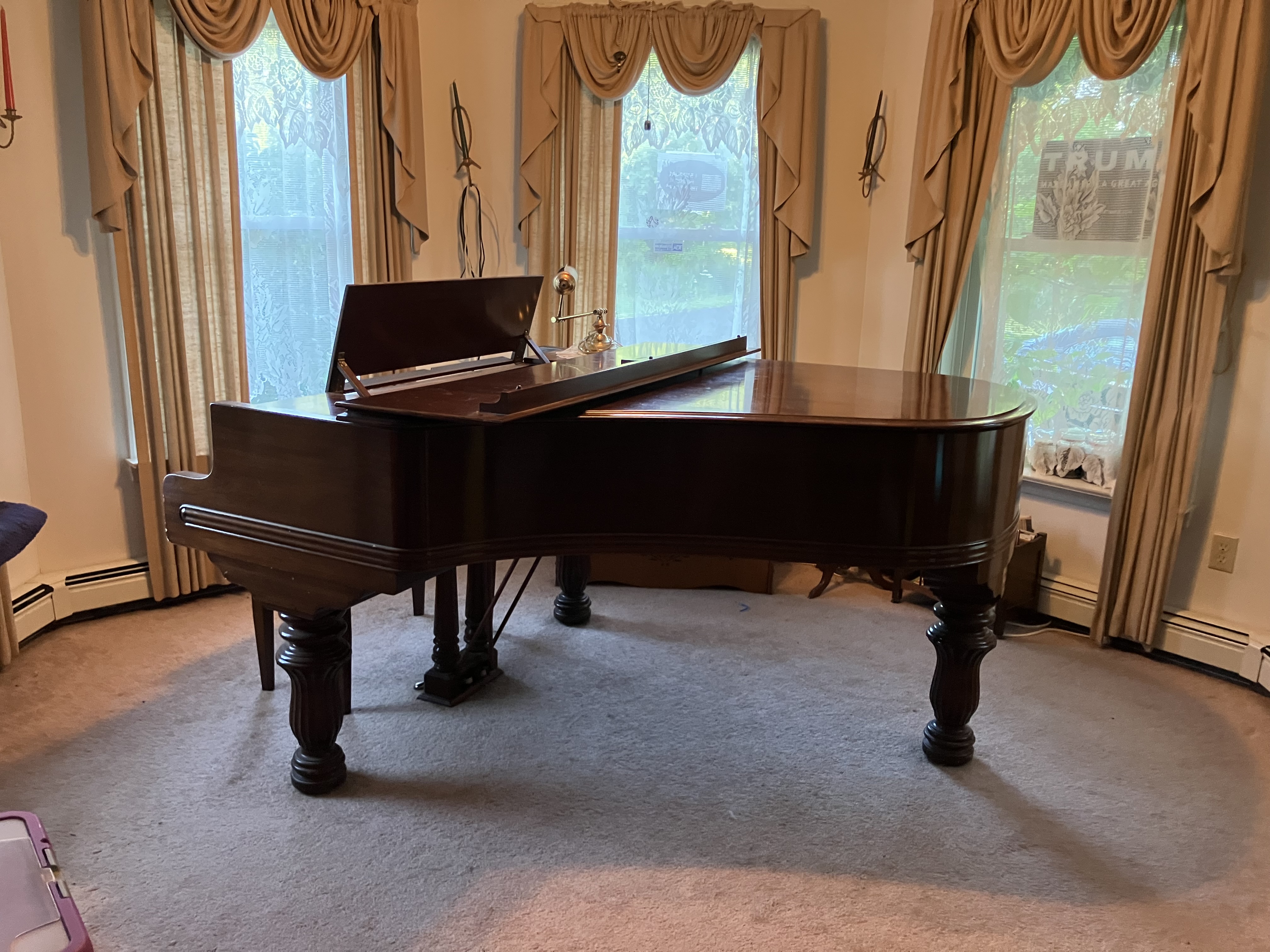 Solild Mahogany Grand Piano 