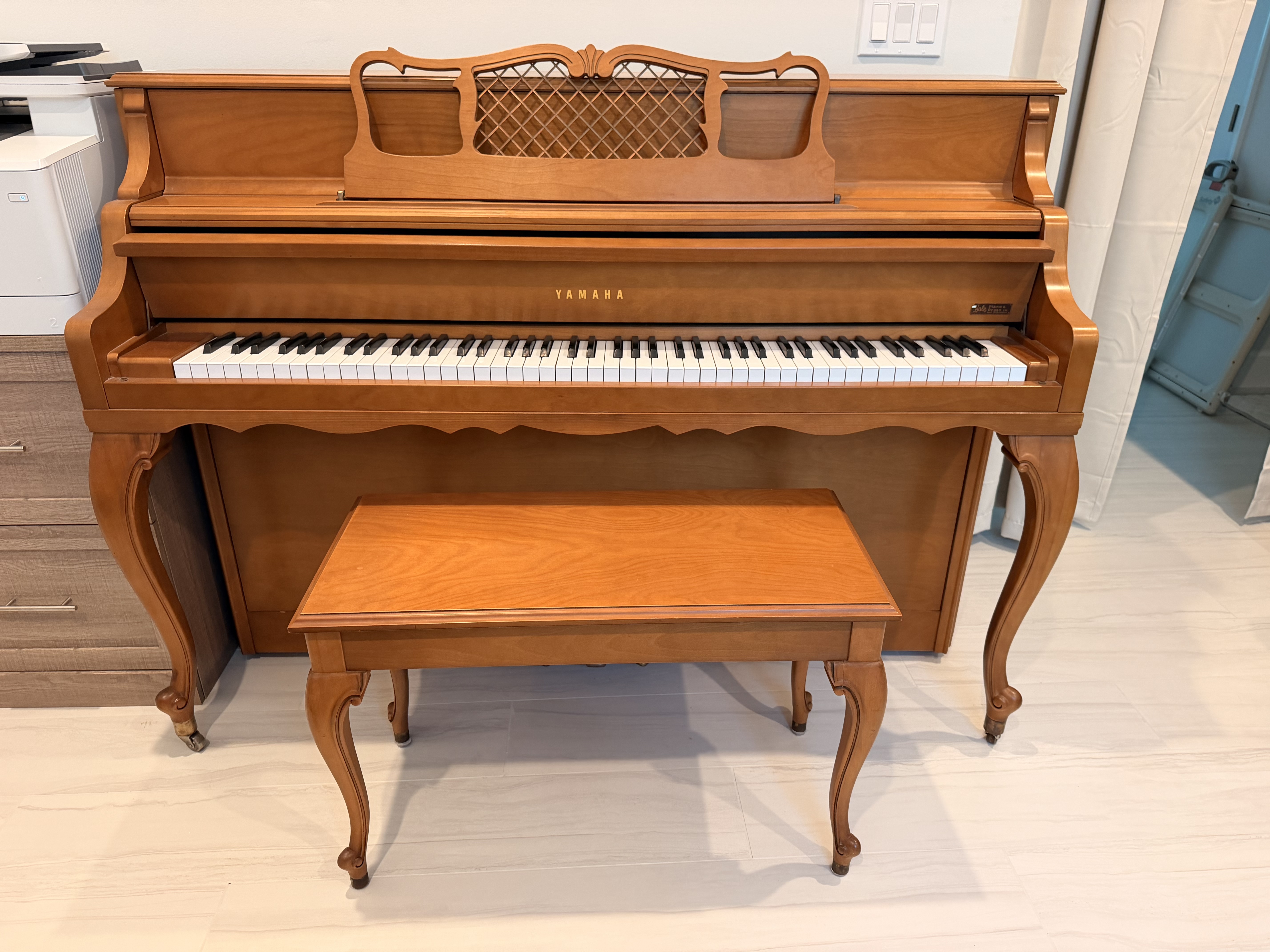 Vintage 1968 Yamaha Console Piano – Made in Japan