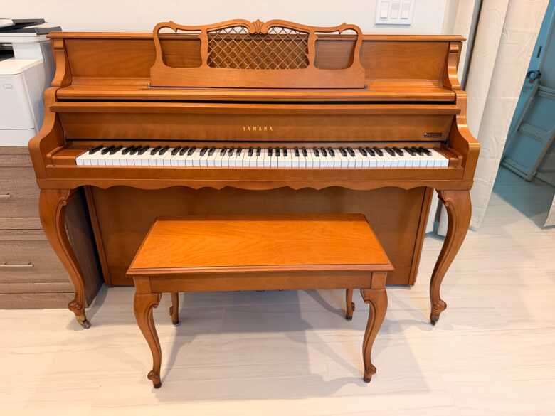 Vintage 1968 Yamaha Console Piano – Made in Japan