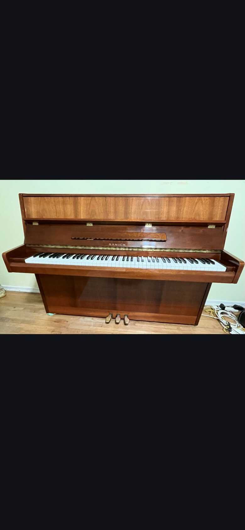 Samick Upright Piano