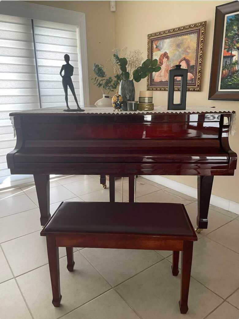 Beautiful Everett Baby Grand Piano + Bench