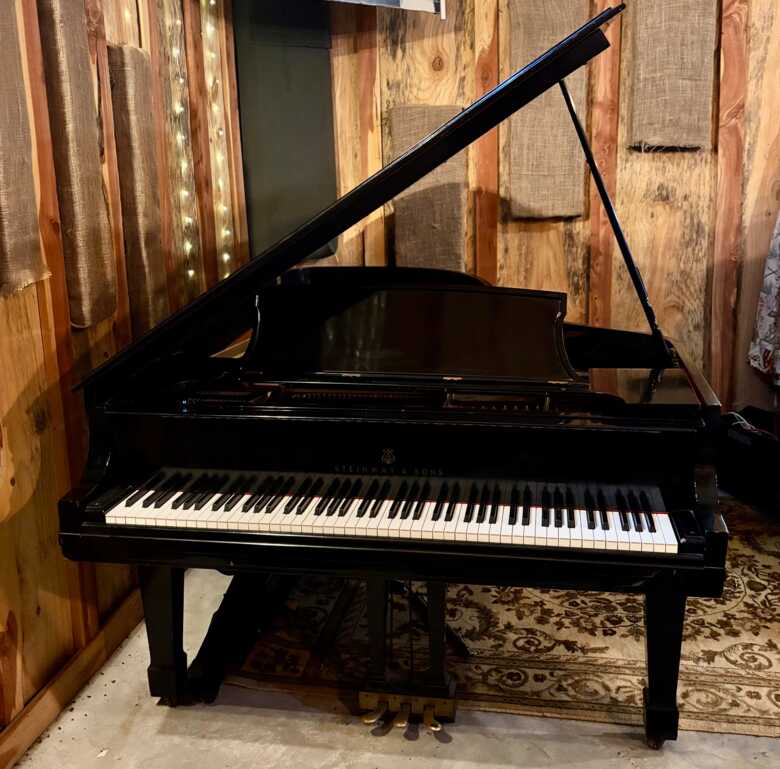 Steinway Grand Model B 1977