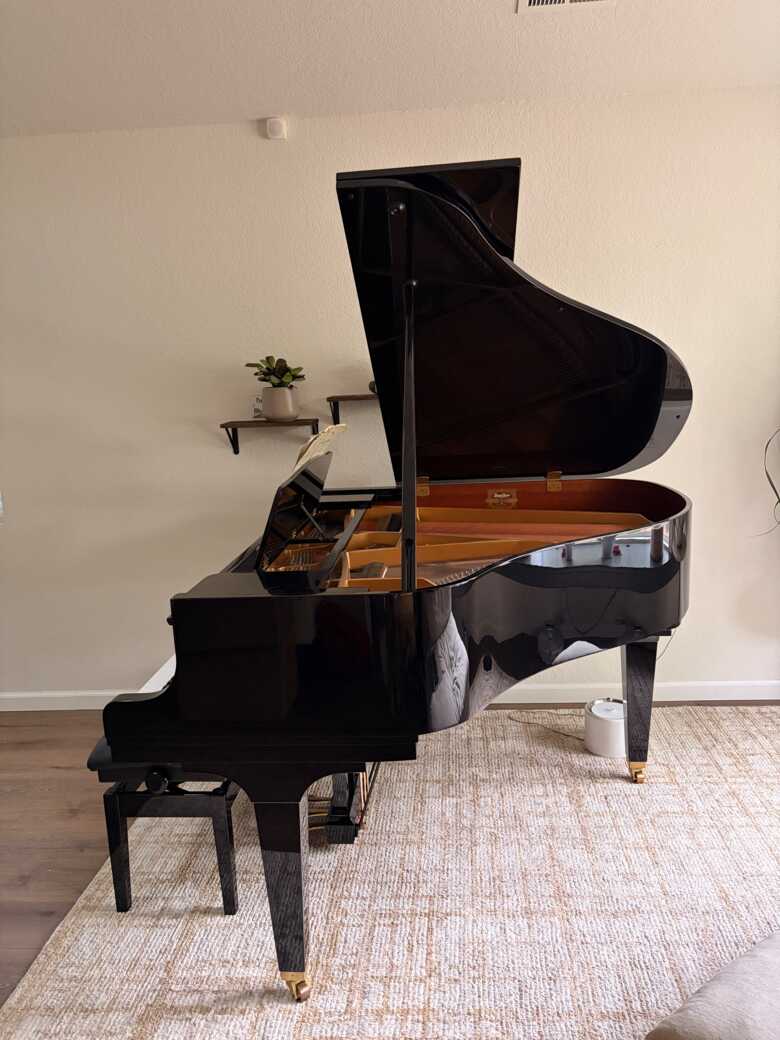 2012 Kawai Grand Piano GM-10K Black