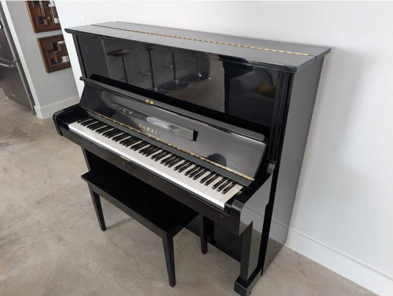 1979 Kawai BL-51 Upright Piano — Good Condition, Bench Inclu