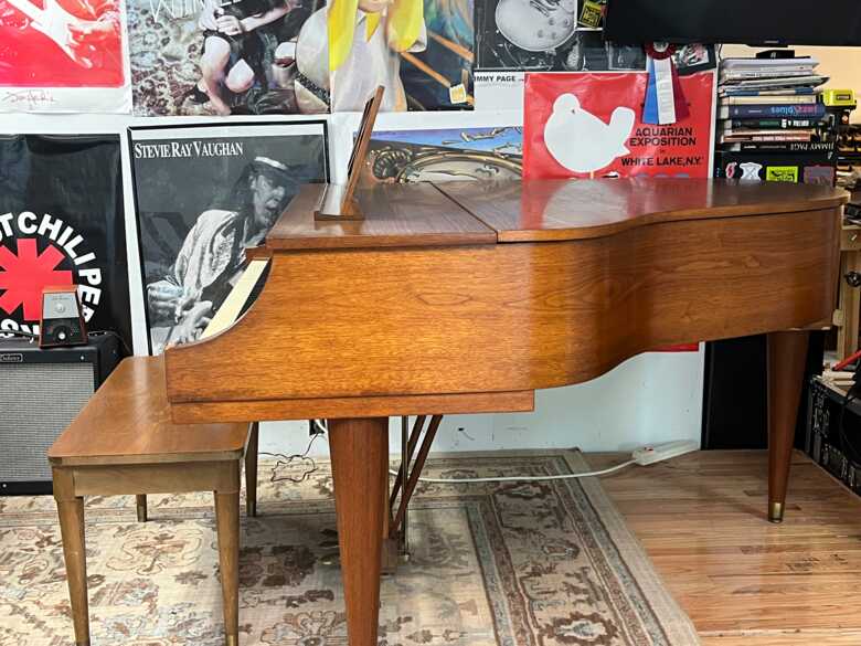 Beautiful Baldwin Baby Grand 