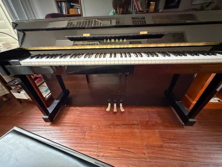 Beautiful yamaha T116 upright Piano in excellent condition.