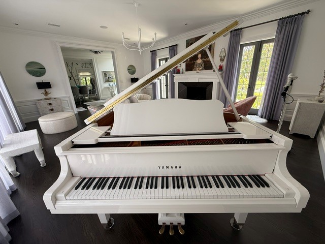 Yamaha GC1 High Gloss White