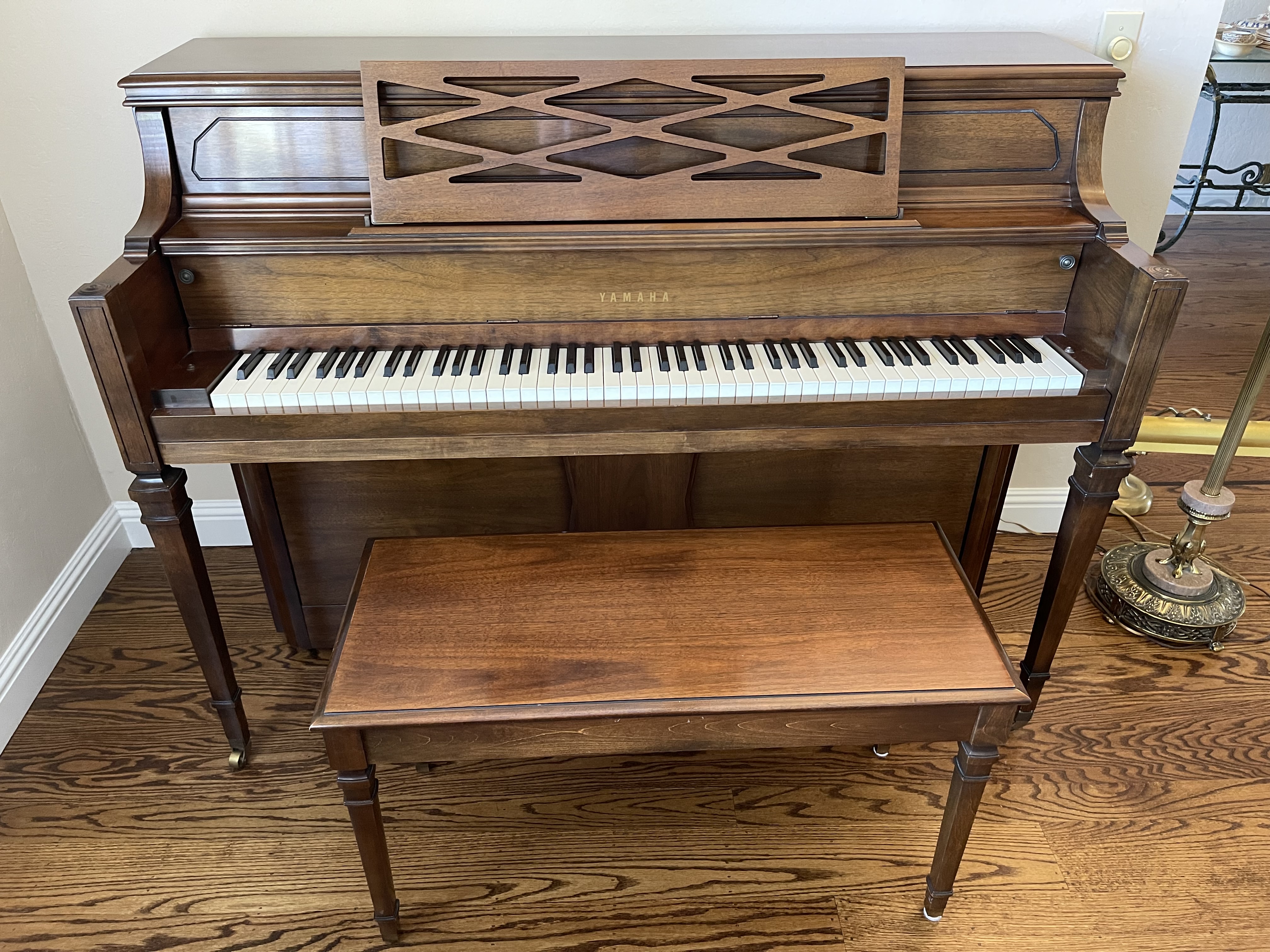 Beautiful Yamaha Walnut Finish upright piano