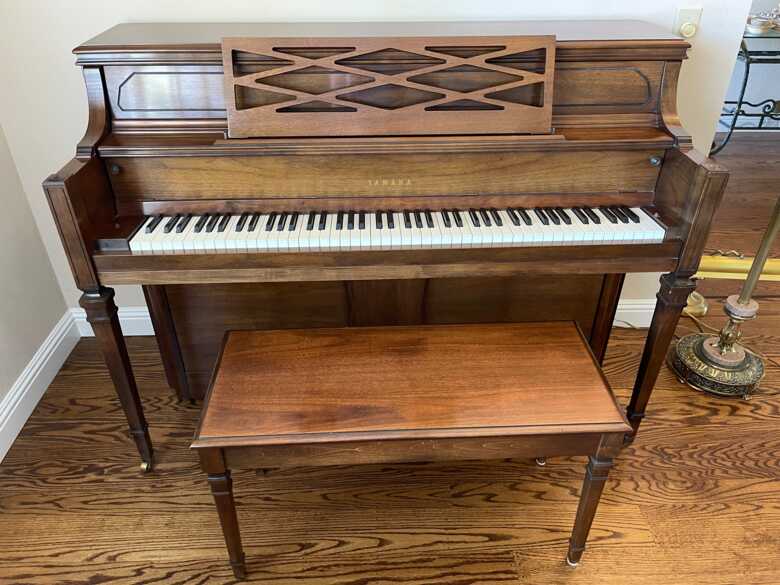 Beautiful Yamaha Walnut Finish upright piano