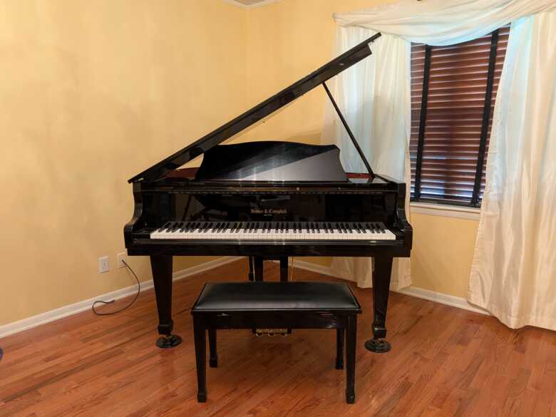 Kohler & Campbell KIG-47 Baby Grand Piano