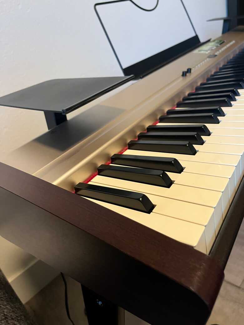 Beautiful and Fun Digital Roland FP - 3  Like New 