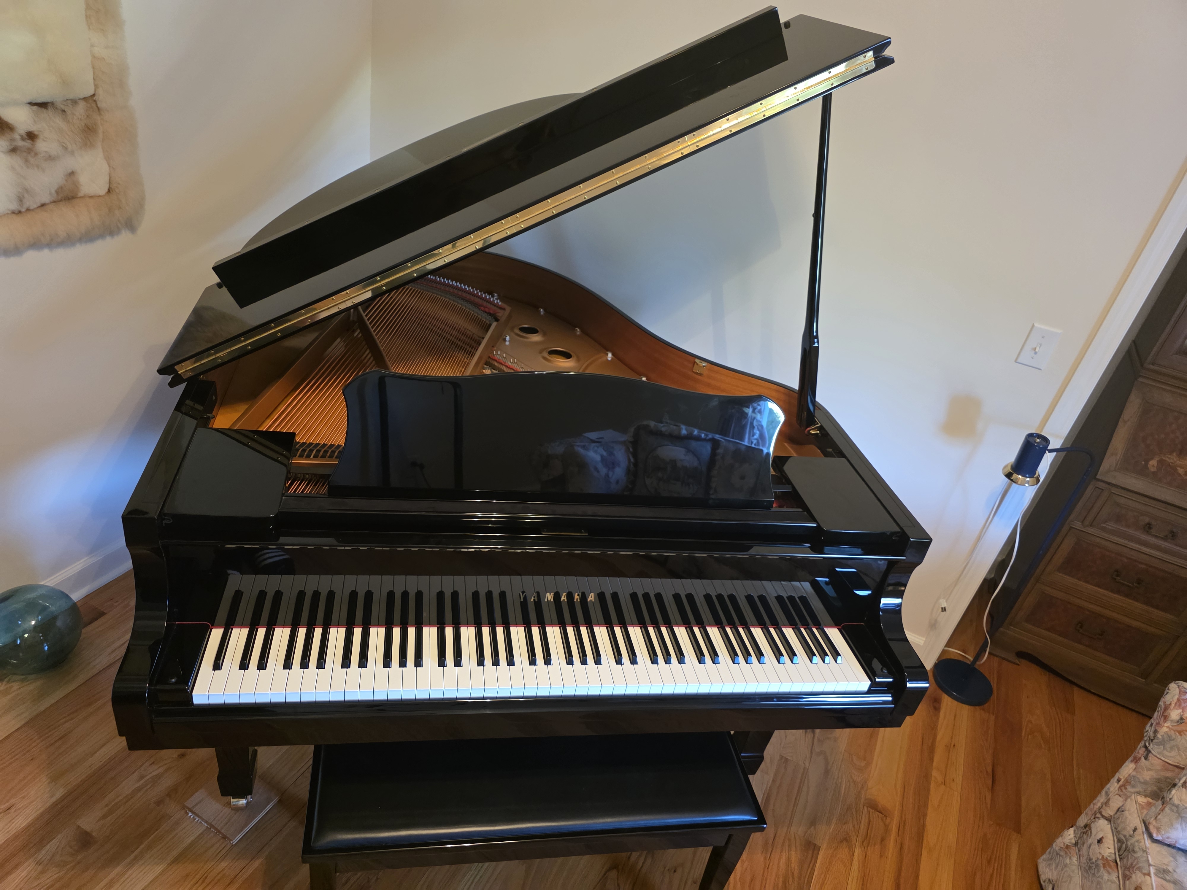 2000 Yamaha C1 5'3" Polished Ebony Grand