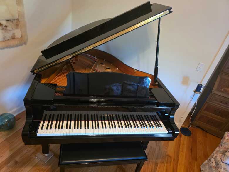 2000 Yamaha C1 5'3" Polished Ebony Grand