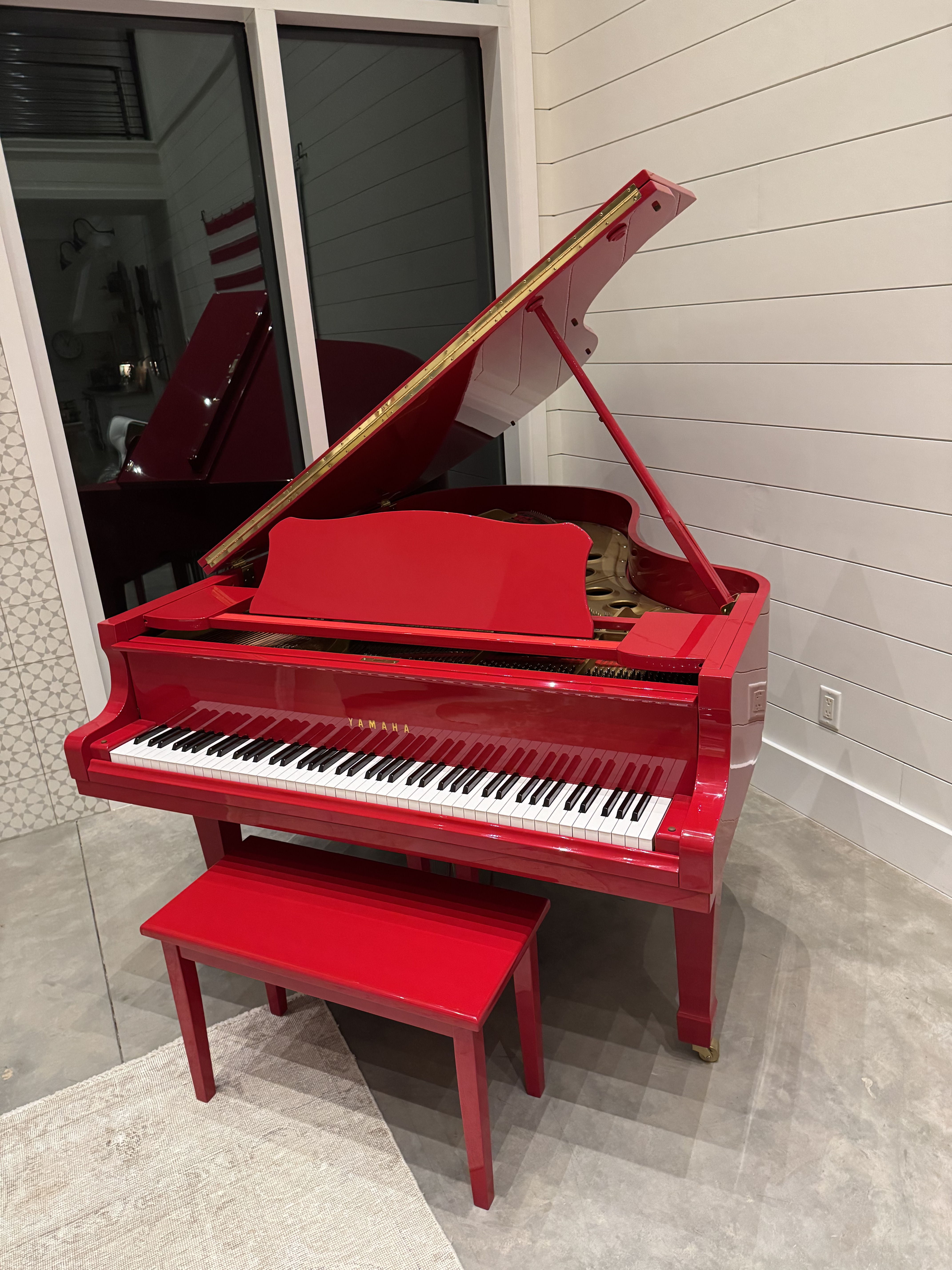 Yamaha G5 6'7" Grand Piano – Rare High-Gloss Red – Excellent
