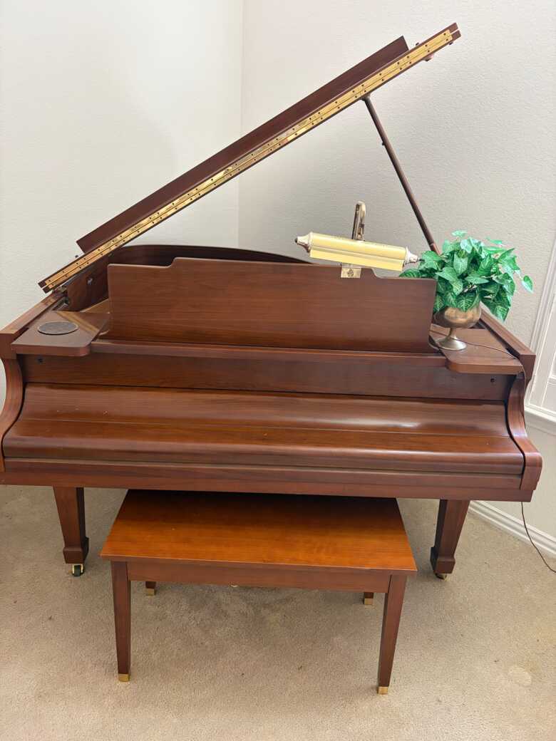 Beautiful Baby Grand Kawai Piano