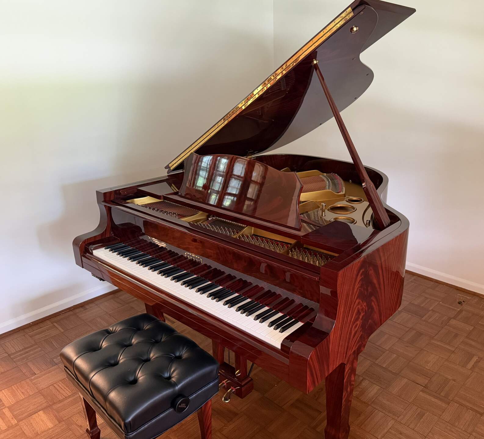 Gorgeous Estonia LS168 5'6" Grand Piano