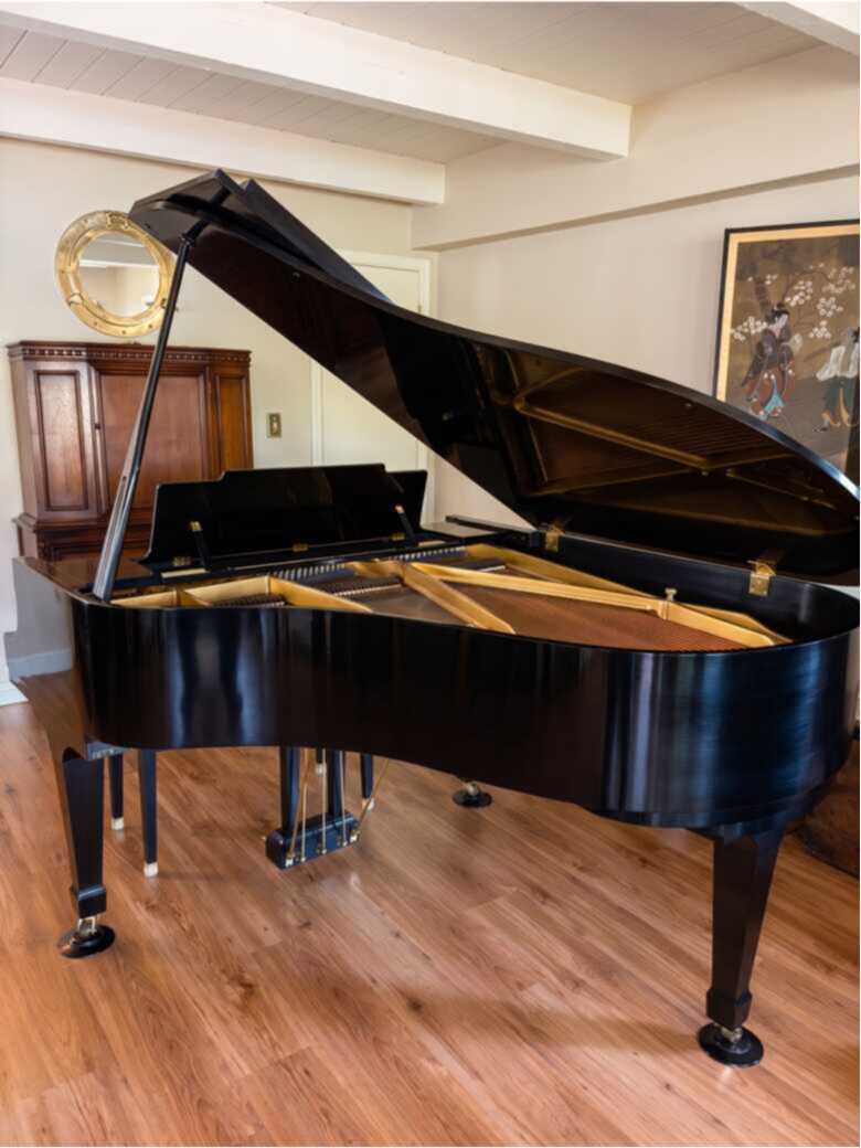 K. Kawai KG-2C 6-Foot Grand Piano – Satin Ebony – Bench Incl