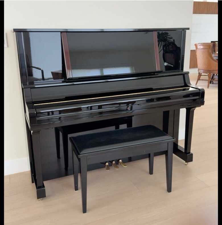 2004 Yamaha U5 Professional Upright Polished Ebony