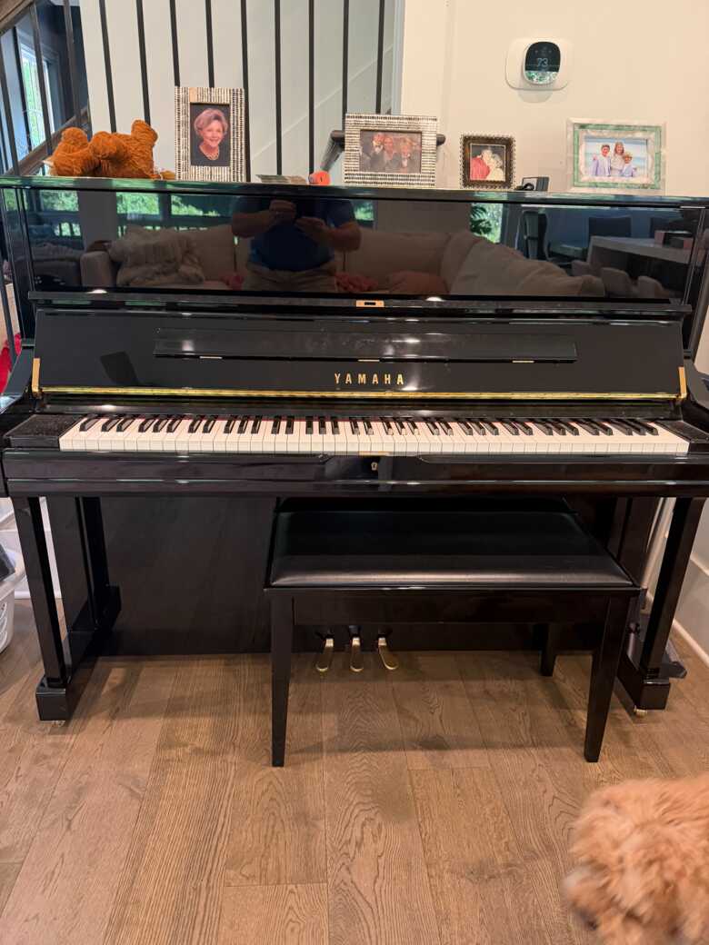 2012 Yamaha U10 upright piano Excellent condition looks New