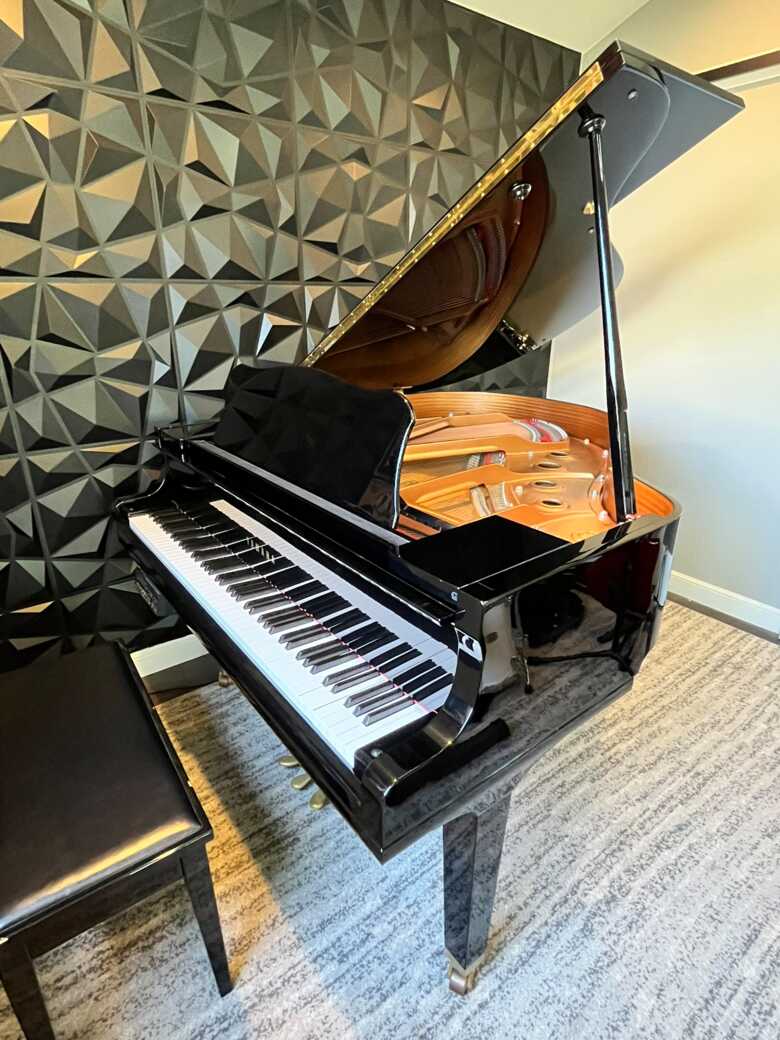 2006 Yamaha GC1 Disklavier Grand Piano – Made in Japan – One