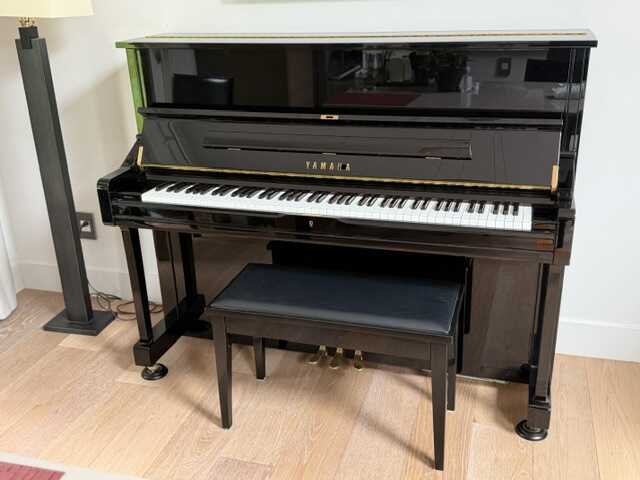 2011 Yamaha U1 Upright Piano-Polished Ebony (Made in Japan)