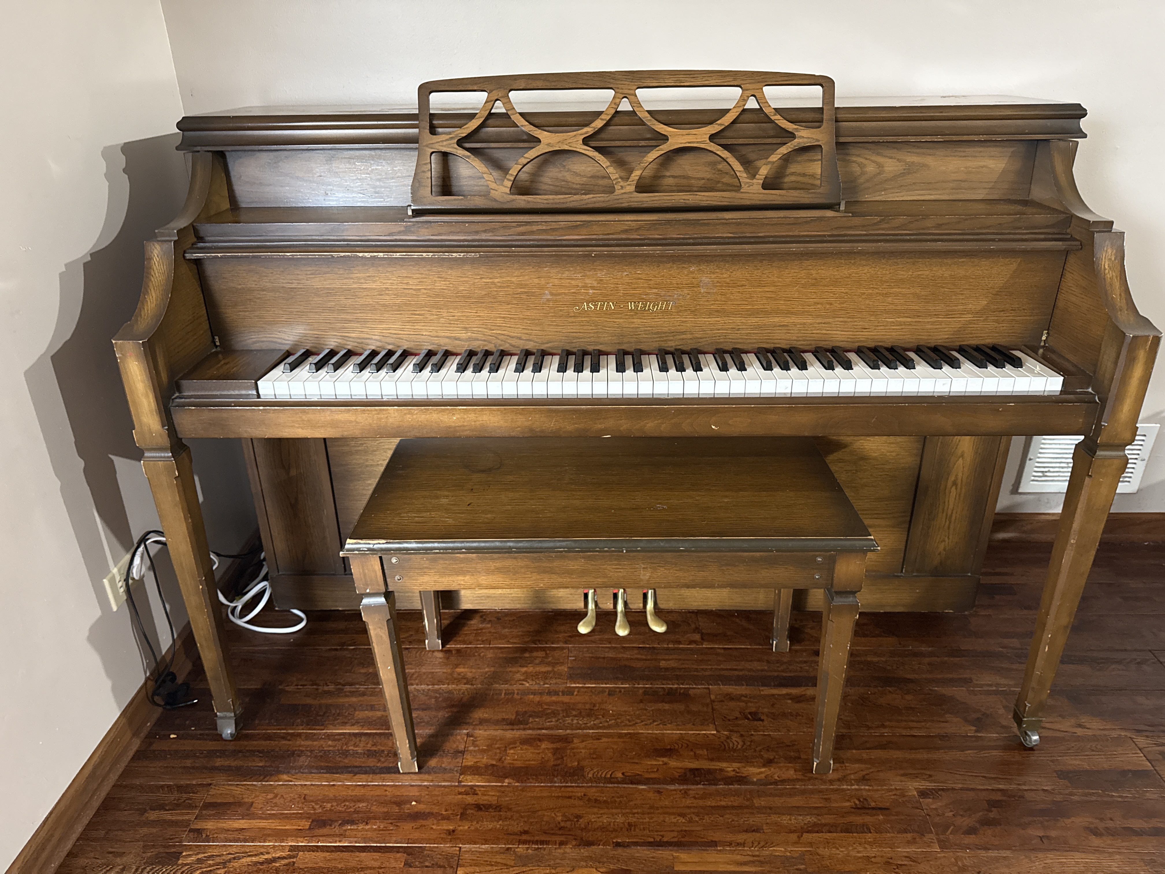 Upright piano