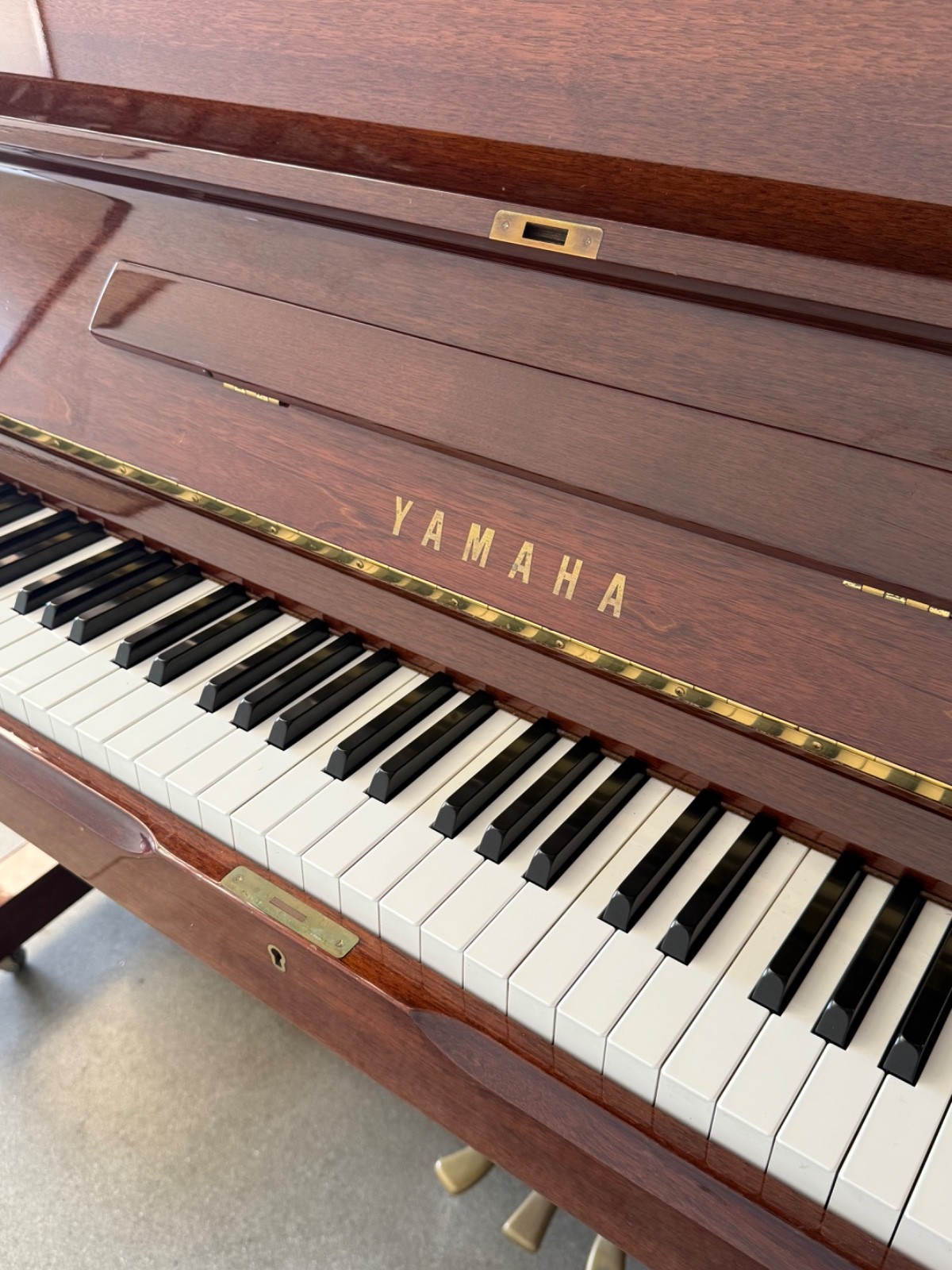 Yamaha U1E upright piano in excellent condition