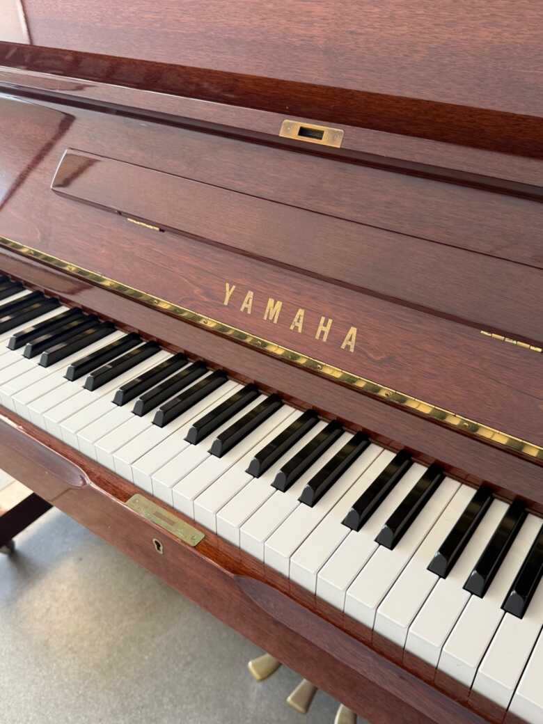 Yamaha U1E upright piano in excellent condition