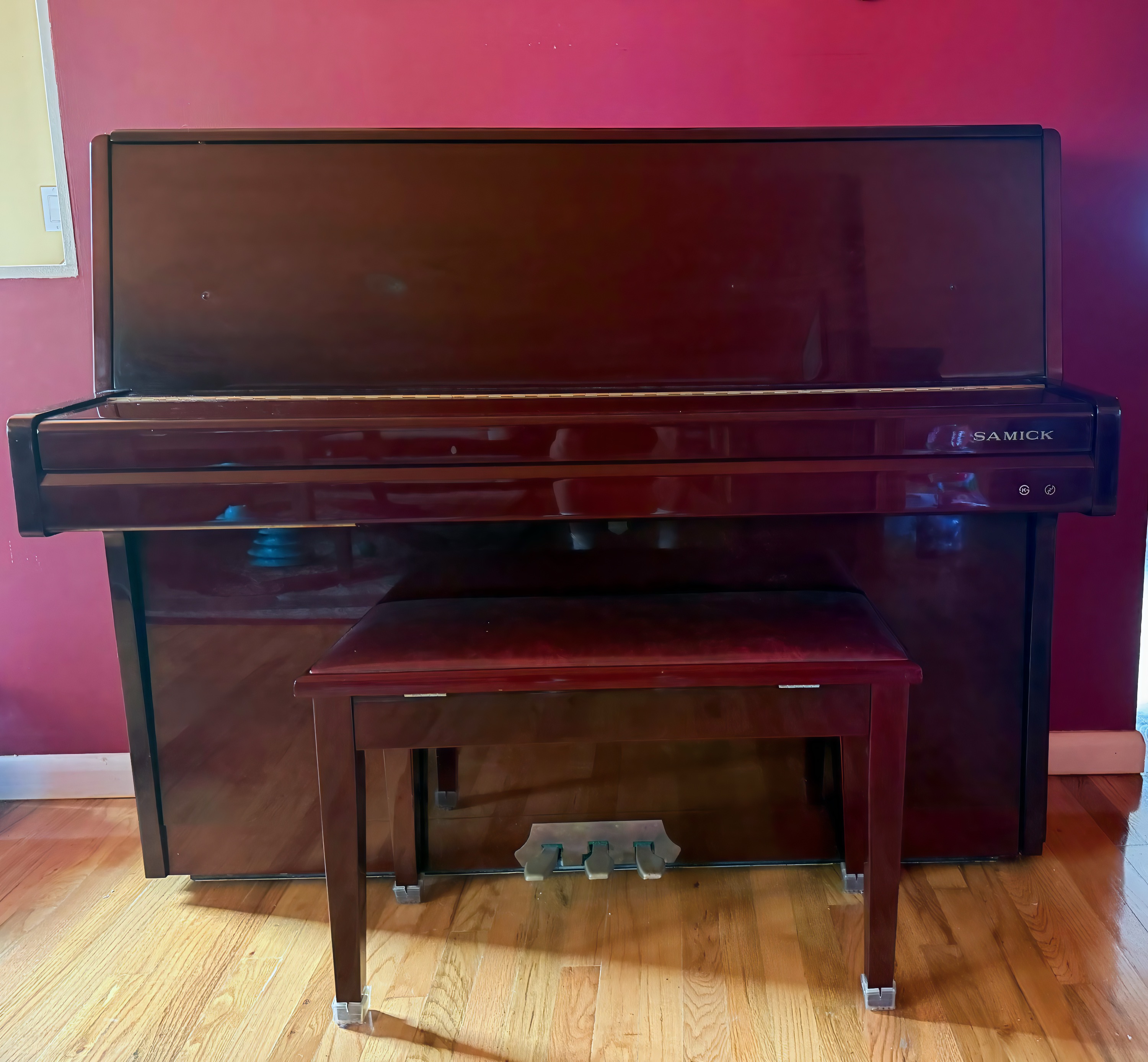Samick Upright Piano – Good Condition