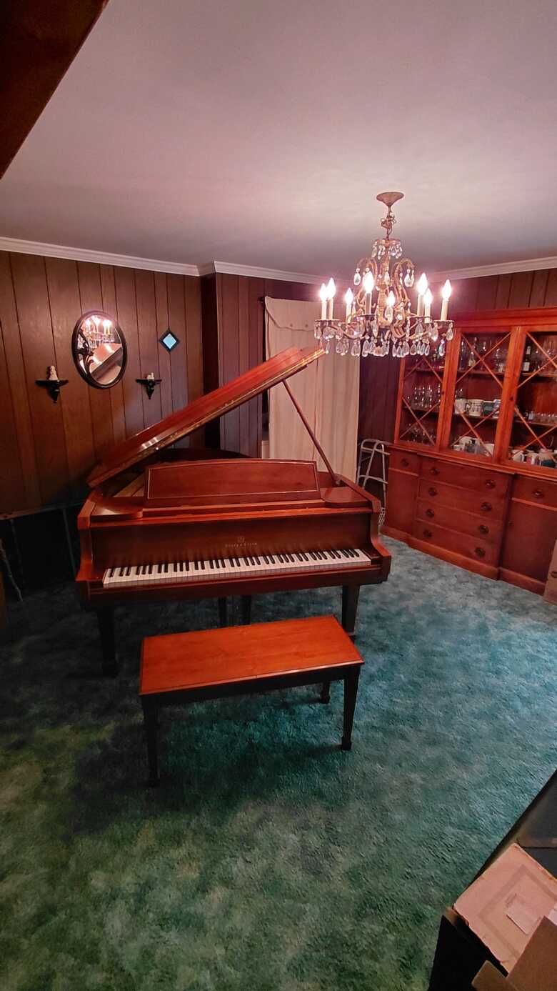 Story & Clark Baby Grand Piano (Model 158) - Made by Yamaha
