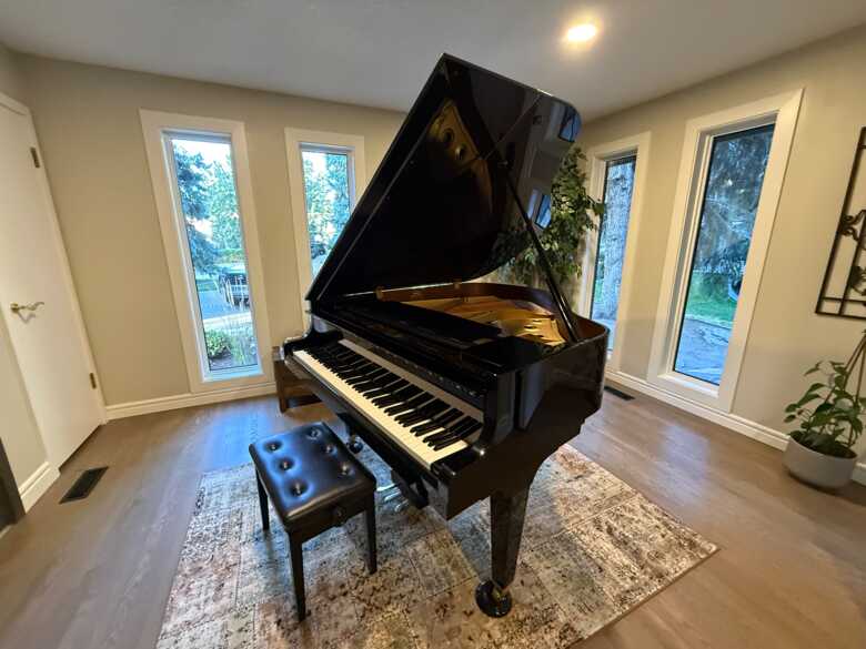 Kawai GE-30 Grand Piano – 5'5" – Ebony Polish