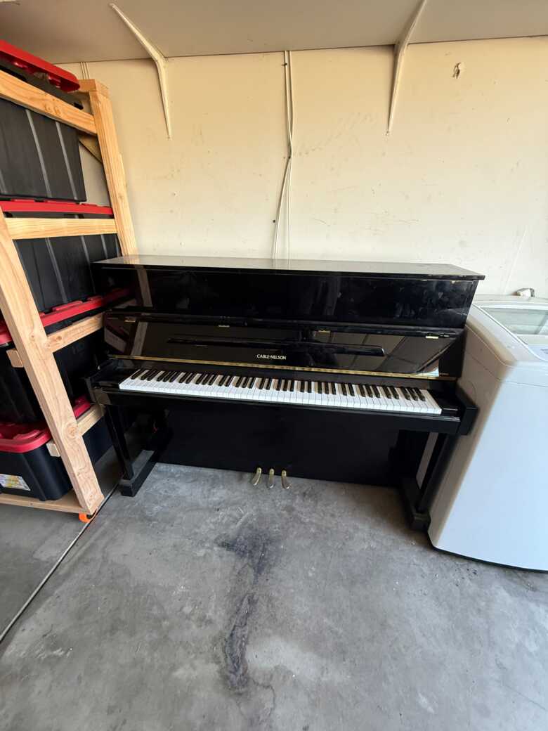 Yamaha Cable Nelson Upright Piano ** Accepting Offers**
