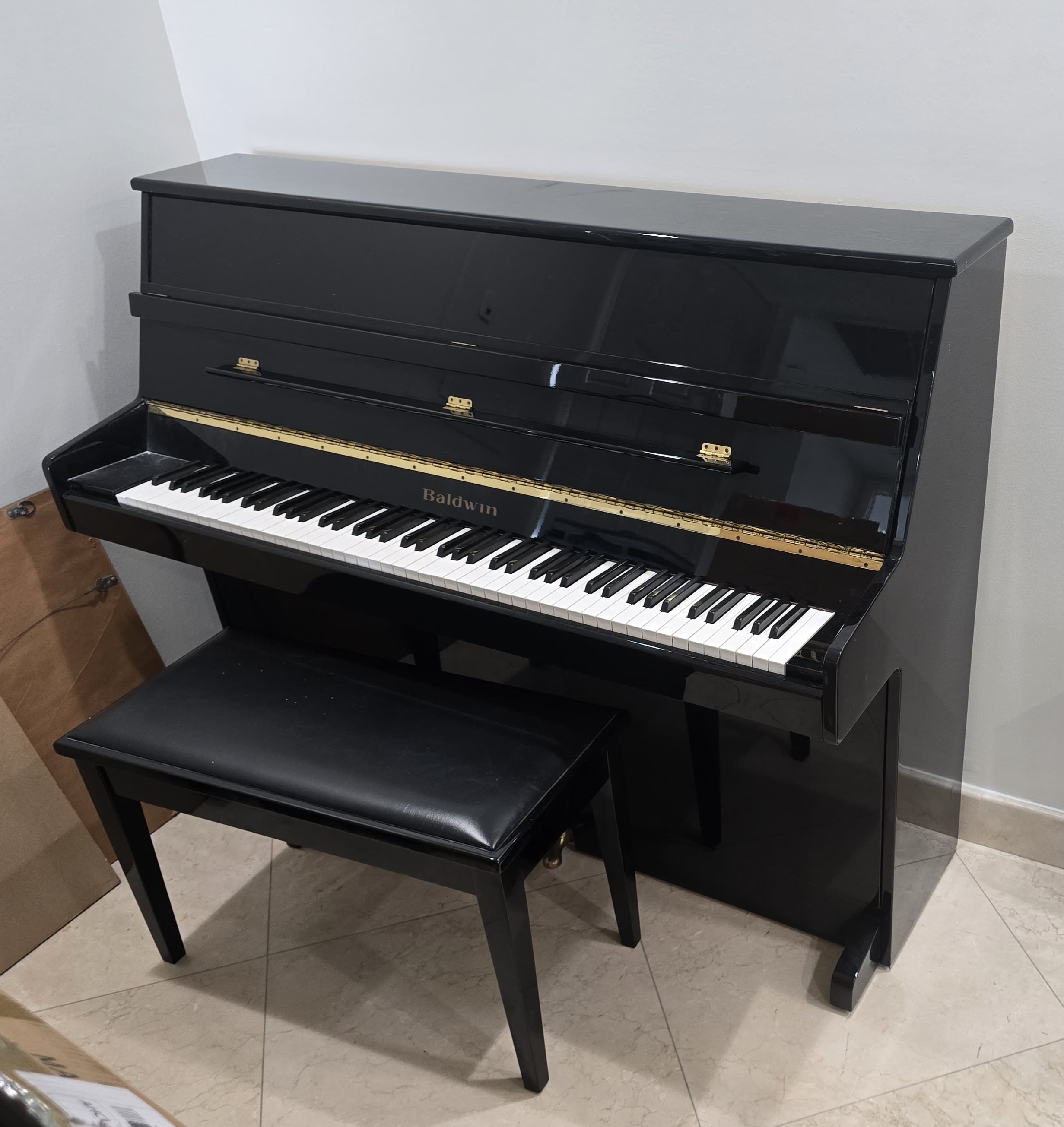 BALDWIN 44” STUDIO UPRIGHT PIANO – TUNED 