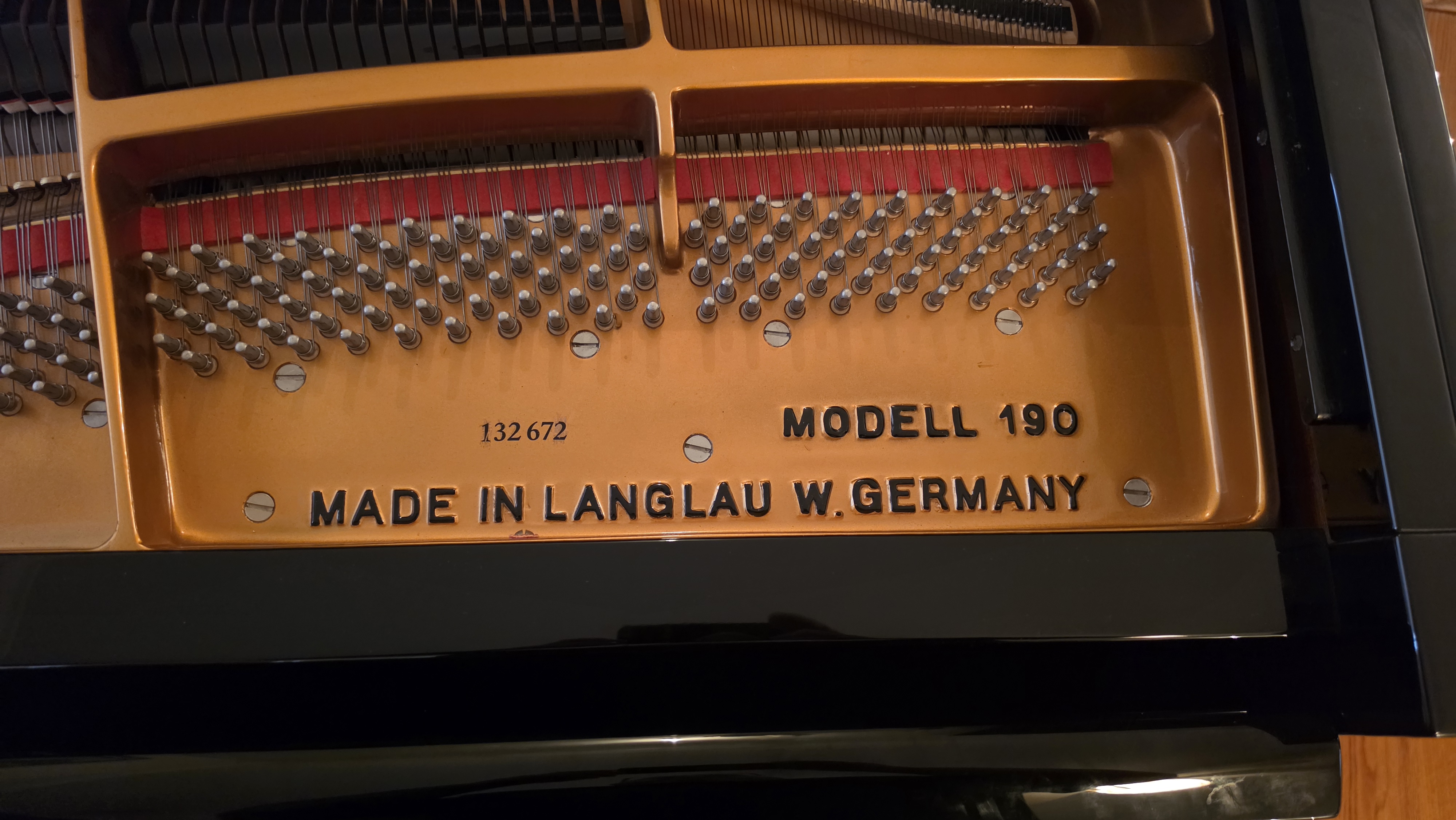 1986 W. Hoffmann Model 190 Grand Piano – Langlau, West Germa