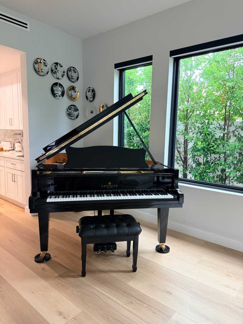 Elegant Grotrian Grand Piano | Polished Ebony | Excellent Co