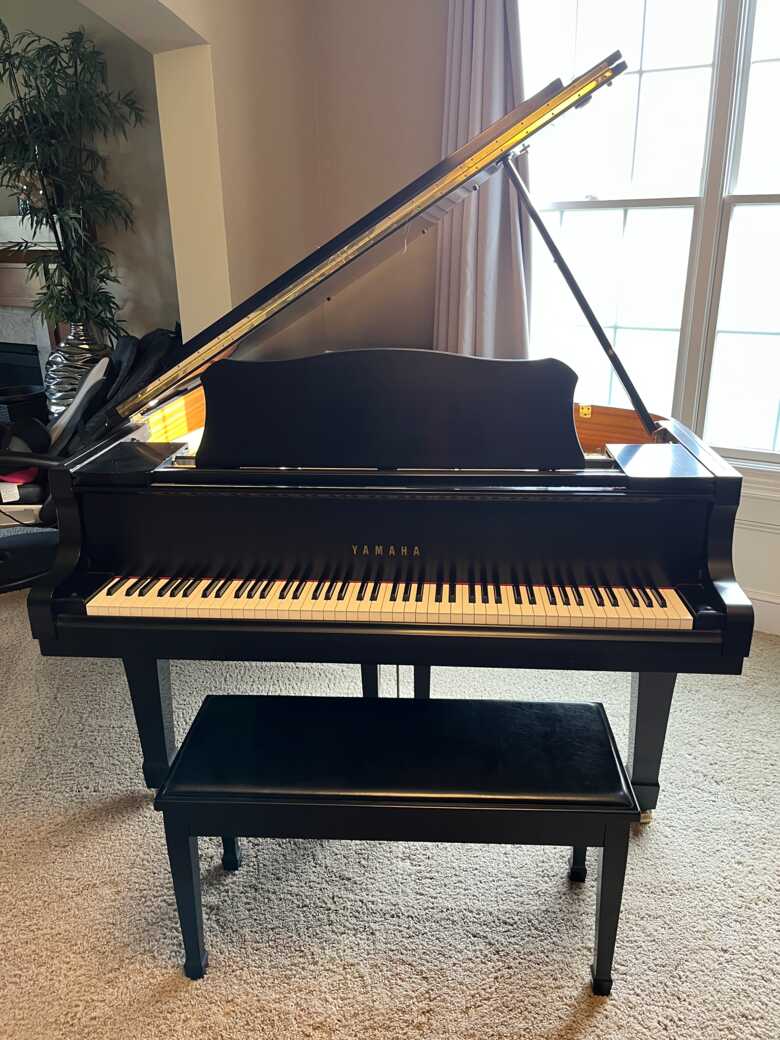 Yamaha G3 Grand Piano (6'0") – Satin/Polished Ebony (1991)