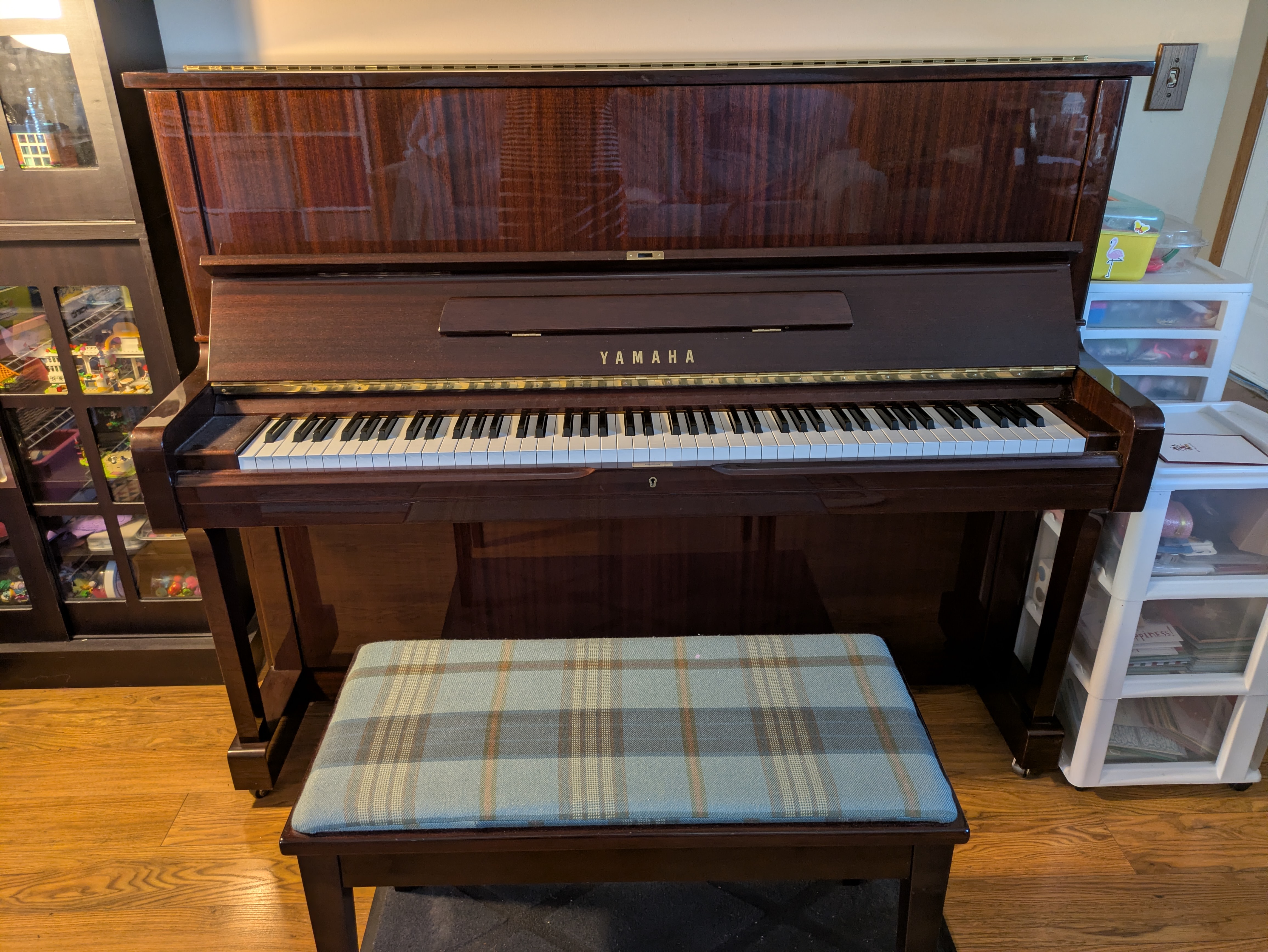 Yamaha U1 Upright Piano – Excellent Condition