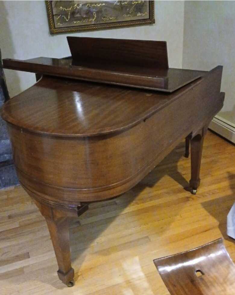 Sohmer Agraffe Baby Grand c.1921 in Mahogany - Good finish