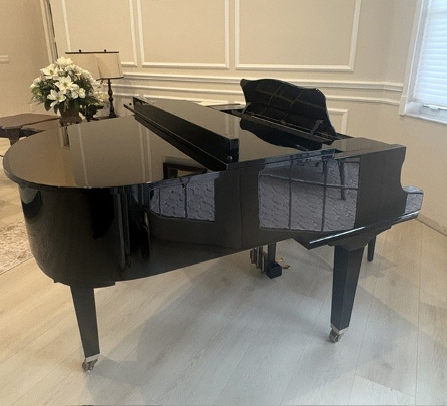 Yamaha Baby Grand Piano- Elegant Design  